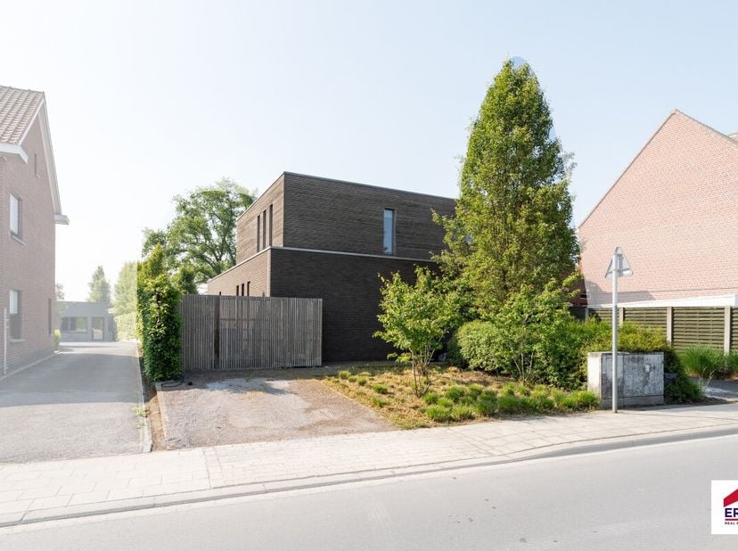 [[ DIT PAND NEEMT DEEL AAN DE ERA OPEN HUIZEN DAG OP 14/6 VAN 11:00 TOT 12:00 ]] Opendeurmoment op zaterdag 31 mei tussen 10.30 uur en 12 uur. U bent