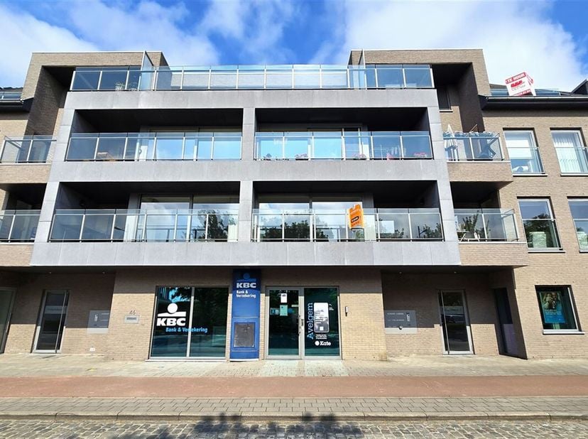 Appartement de qualité et bien entretenu de 2 chambres à coucher dans une résidence de classe avec des terrasses ensoleillées à l&#039;avant et à l&#039;arrière