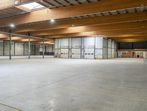                             Bedrijfsgebouw te huur in Beveren-Leie

