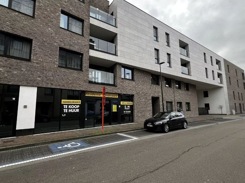 Bedrijfsvastgoed te koop
                    in 3600 Genk