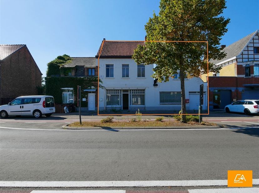 Het betreft een ruim perceel projectgrond met uitstekende ligging in het centrum van Beverlo (Beringen). &lt;br /&gt;
Het perceel leent zich voor de bouw va