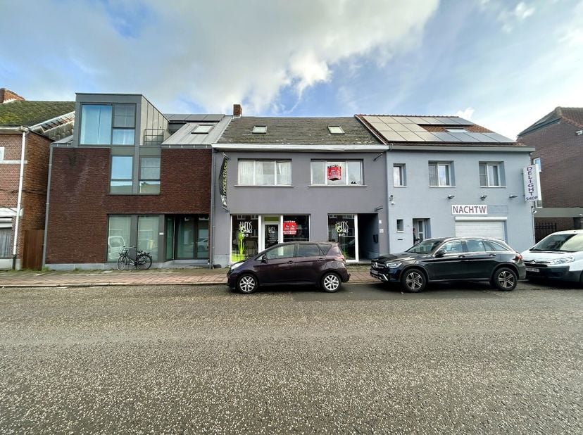 Bien professionnel à vendre
                    à 2440 Geel