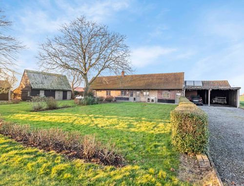                                         Villa-Manoir à vendre à Proven, € 569.000
