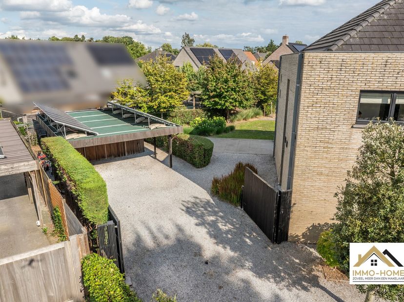 Deze recente halfopen bebouwing vinden we terug in één van de rustigste wijken om te wonen, en toch vlakbij alle voorzieningen die het centrum van Loc