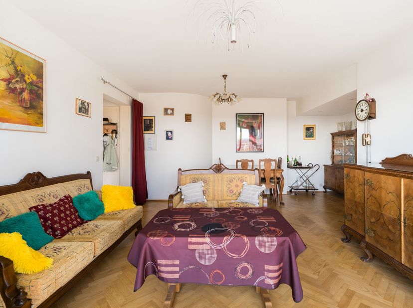 EVERE, idéalement situé à proximité de l&#039;OTAN, APPARTEMENT (2Ch/1Sdb) de 75m² bruts, magnifique TERRASSE de 20m² avec une super vue dégagée sur Bruxel