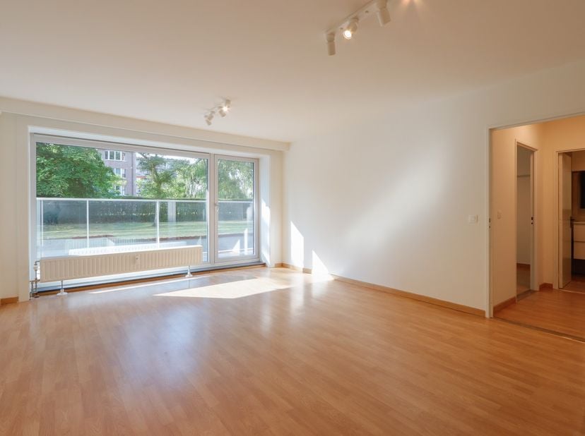 De ligging van dit appartement is ideaal. Gelegen op de eerste verdieping van een verzorgde residentie.&lt;br /&gt;
Op korte afstand van Imec, supermarkten,