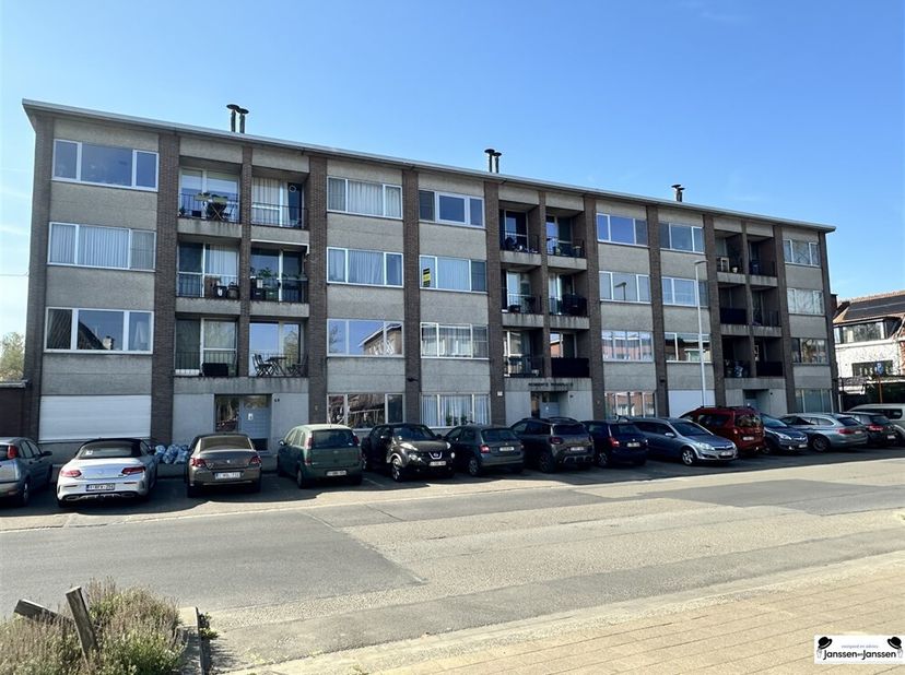 Welkom in dit gezellige appartement in het hart van Edegem, een charmante woonplek waar comfort en functionaliteit samenkomen. &lt;br /&gt;
Bij binnenkomst