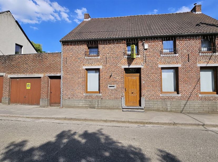 Prix: Offre à partir de 170.000 euros, frais d&#039;agence non inclus et à charge de l&#039;acquéreur.&lt;br /&gt;
Maison à rafraichir et comprenant: &lt;br /&gt;
Sous-sol: