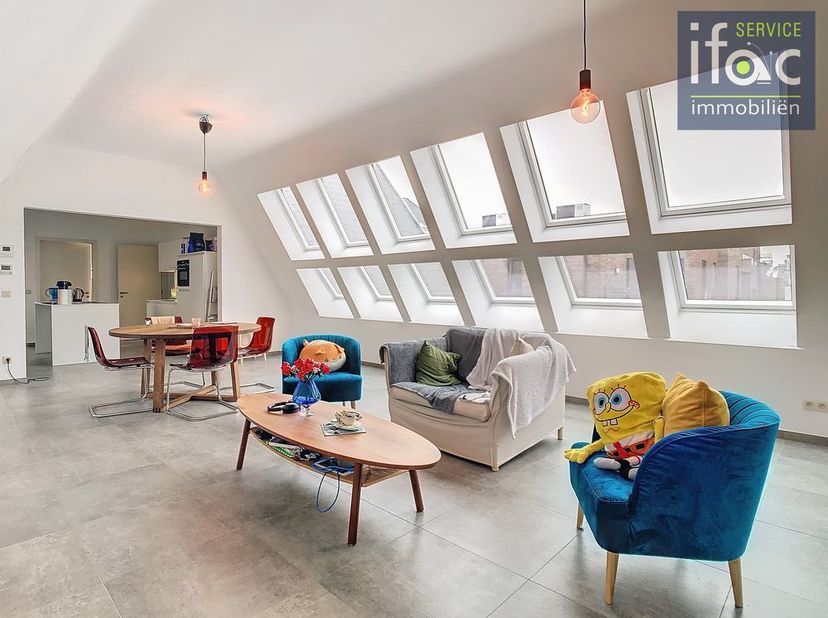 Uitzonderlijk appartement (157m²) gebouwd in 2019 met parkeerplaats en kelder in het centrum van Tienen.&lt;br /&gt;
Dit appartement is gelegen in residenti