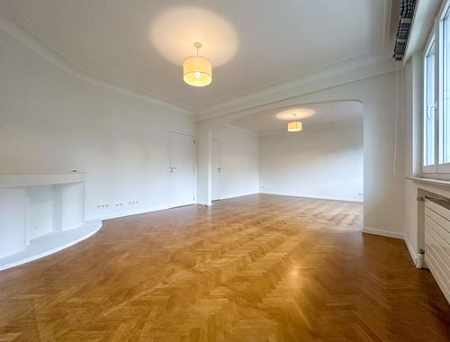                                         Appartement à louer à Etterbeek, € 1.500

