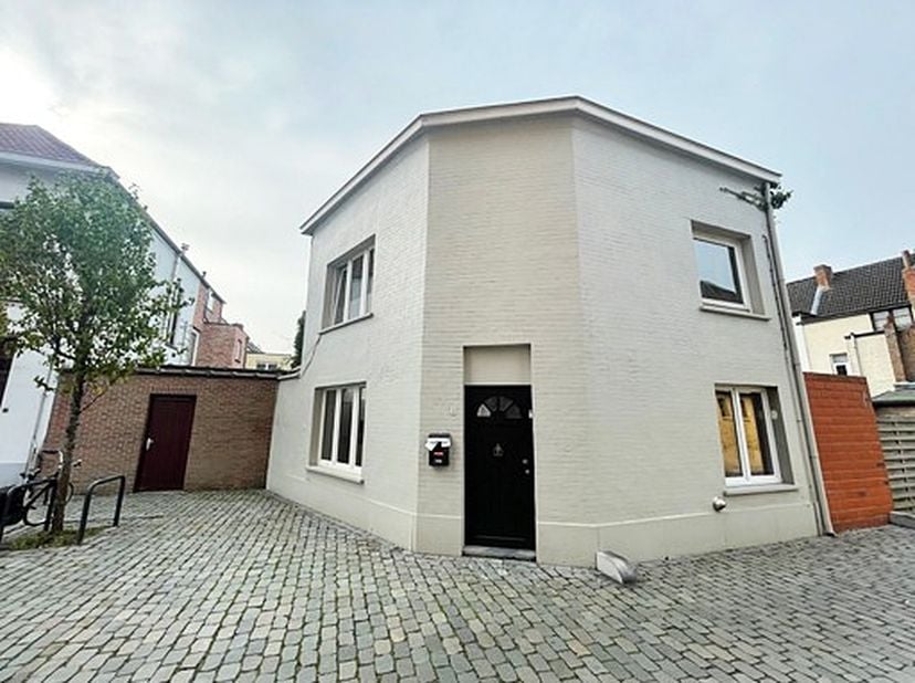 Leuke woning met 2 slaapkamers op een rustige locatie in Lier!&lt;br /&gt;
&lt;br /&gt;
Deze woning bevindt zich op een centrale en en rustige locatie in Lier, na