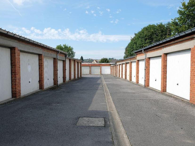 Garage à vendre
                    à 9660 Nederbrakel