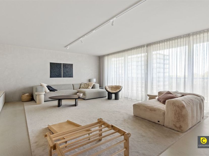 Ruim en modern 4-slaapkamerappartement (200 m²) met twee terrassen, panoramisch uitzicht en EPC A aan de Fruithoflaan!&lt;br /&gt;
Op de achtste verdieping