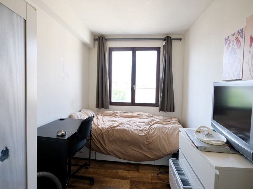 SAINT-JOSSE-TEN-NOODE - REF : 6819067 - Dans un quartier central à proximité de toutes les facilités et dans une petite copropriété sans charges, nous