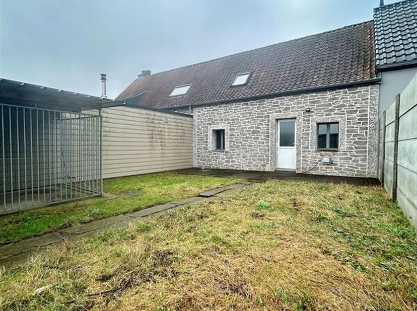 Bille Immobilier vous propose cette jolie maison située au coeur du village de Rebaix a moins 1 km de la gare et a 4 km 500 du centre ville d Ath&lt;br /