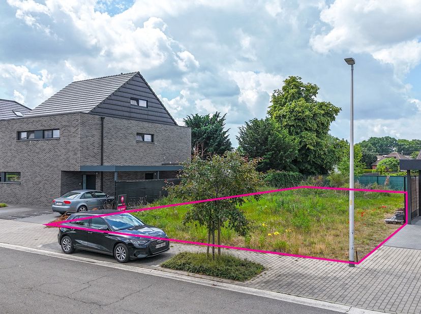 Bouwgrond gelegen in Grootven 64, Heusden-Zolder, met een oppervlakte van 481 m². Deze bouwgrond is bestemd voor een eengezinswoning in open bebouwing