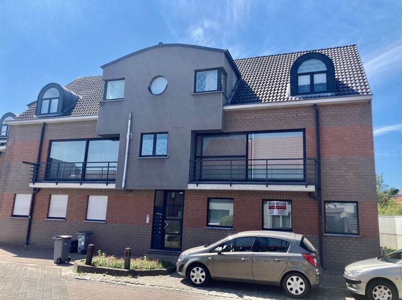 eer ruim gelijkvloers appartement van 135m² met 3 slaapkamers en tuin&lt;br /&gt;
Ligging: Het appartement is gelegen op de Bolk in Vosselaar.&lt;br /&gt;
Indelin