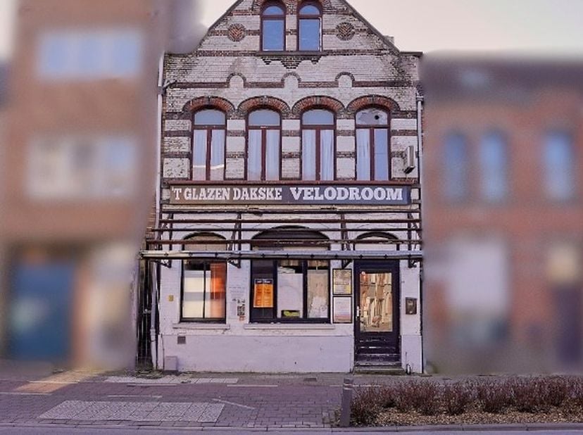 Bien professionnel à vendre
                    à 9100 Sint-Niklaas