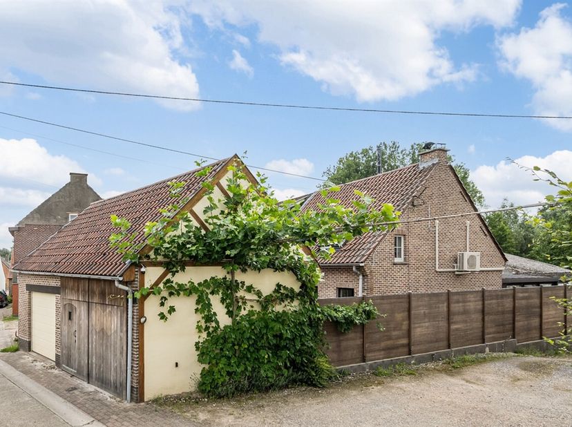 Maison à vendre
                    à 9420 Mere