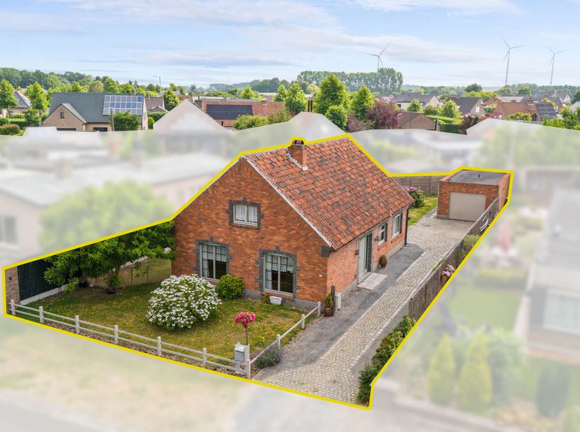 In een rustige en groene buurt vind je deze verzorgde bungalow met alle comfort op één niveau.&lt;br /&gt;
De woning bestaat uit een inkomhal, aangename woo