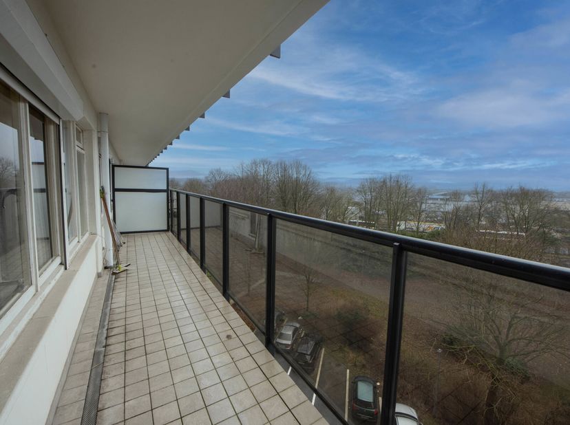 Topaanbieding :&lt;br /&gt;
Een-slaapkamer-appartement met groot terras met uitzicht op het groen met mogelijkheid tot aankoop van garage (G48) twv 15 000 e