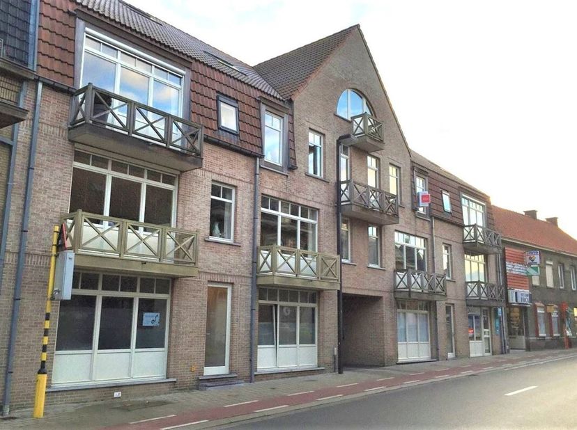 Appartement spacieux et prêt à l&#039;emploi avec box de garage&lt;br /&gt;
Cet appartement spacieux et prêt à être emménagé a été construit avec un souci de qua