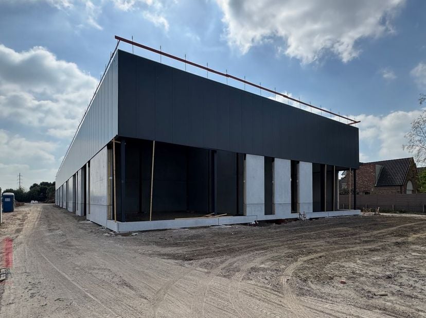 Nieuwbouw KMO-unit met een oppervlakte van 125 m² te koop, de unit maakt deel uit van het nieuw bedrijvenpark aan de Puursesteenweg in Bornem bestaand
