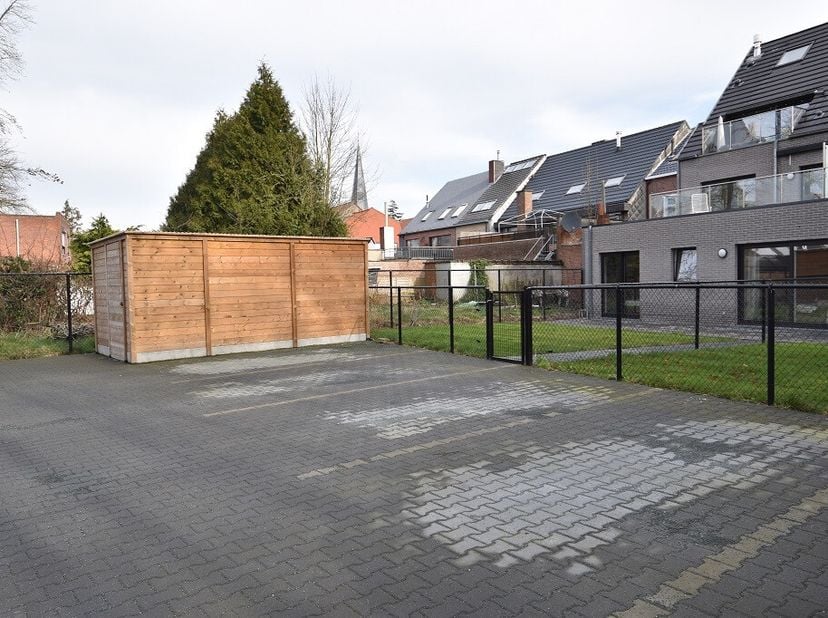 Garage à louer
                    à 9100 Nieuwkerken-Waas