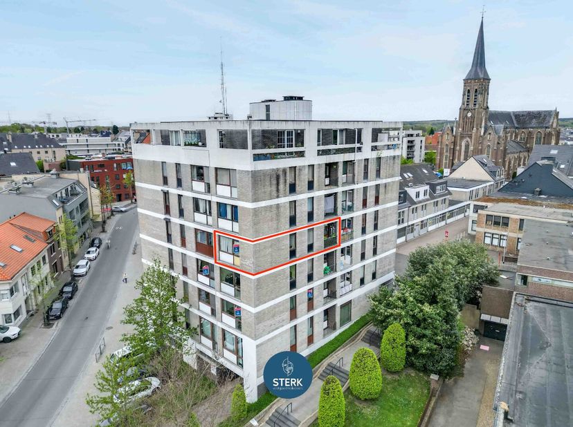 INVESTERINGSOBJECT IN HET CENTRUM VAN LANAKEN !&lt;br /&gt;
We vinden dit appartement met een bewoonbare oppervlakte van 58 m² terug op een perceel van 35a