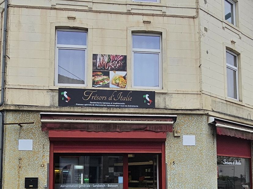 À LOUER&lt;br /&gt;
Situé en plein cur de Gosselies, cet espace commercial de ± 62 m² bénéficie dun emplacement stratégique et dune excellente visibilité gr