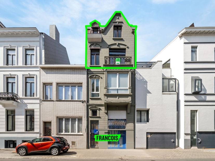 Avertissement: ce message a été traduit automatiquement&lt;br /&gt;
Situé dans une rue calme au centre d&#039;Ostende, à proximité de la mer, cet appartement cha