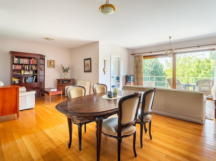 Ruim en goed onderhouden appartement op de 3de verdieping van een verzorgd en residentieel appartementsgebouw!&lt;br /&gt;
Het appartement is zeer rustig ge