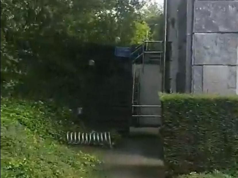 Rhode Saint Genèse (avenue de la Forêt de Soignes) : Espace de stockage (grand sous-sol) de 70m² ou de 160m²&lt;br /&gt;
 Accès via porte régulière de 1m de