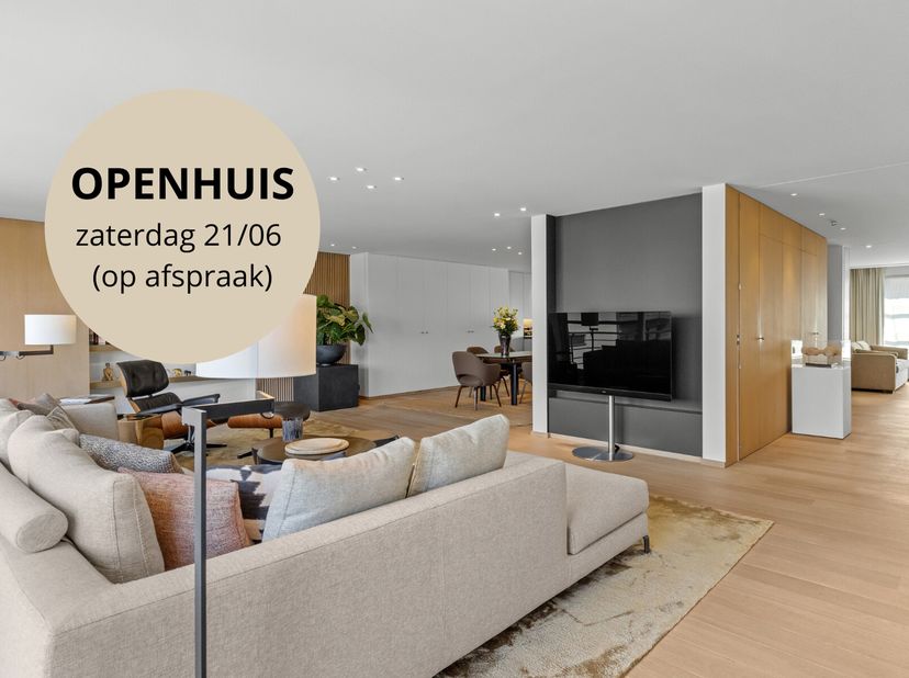 Uitzonderlijk woonvolume van 218 m² met 3 slaapkamers, 2 badkamers en 2 dressings.&lt;br /&gt;
Adembenemend uitzicht over de oude Leiearm vanuit de zonrijke