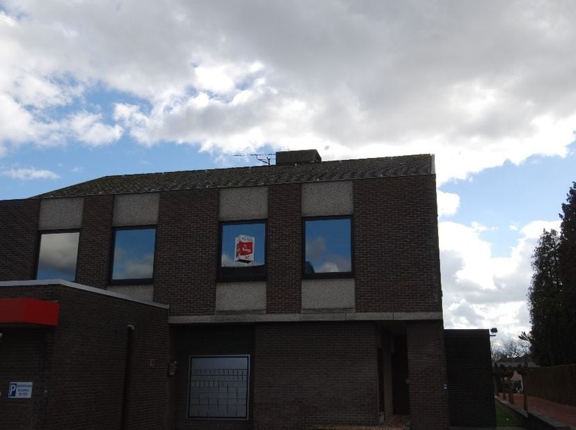 ***** Bekijkt u dit pand via Zimmo? Surf dan naar https://av-vastgoed.be/tehuur/6384 waar u meer informatie terug vindt! *****&lt;br /&gt;
&lt;br /&gt;
ENKEL VERH