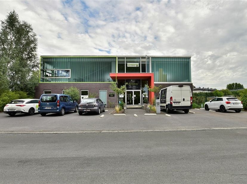 Bien professionnel à louer
                    à 9200 Grembergen
