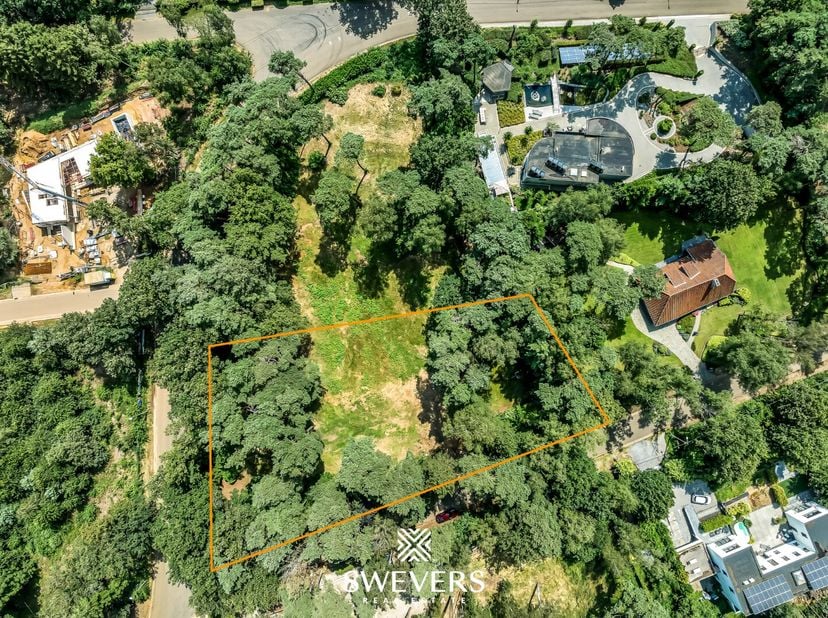 Wie wilt wonen op een uniek plekje op aarde zit hier ongetwijfeld aan het juiste adres. Dit knappe perceel van 28a13ca te Sterrenwacht 144 in Bolderbe