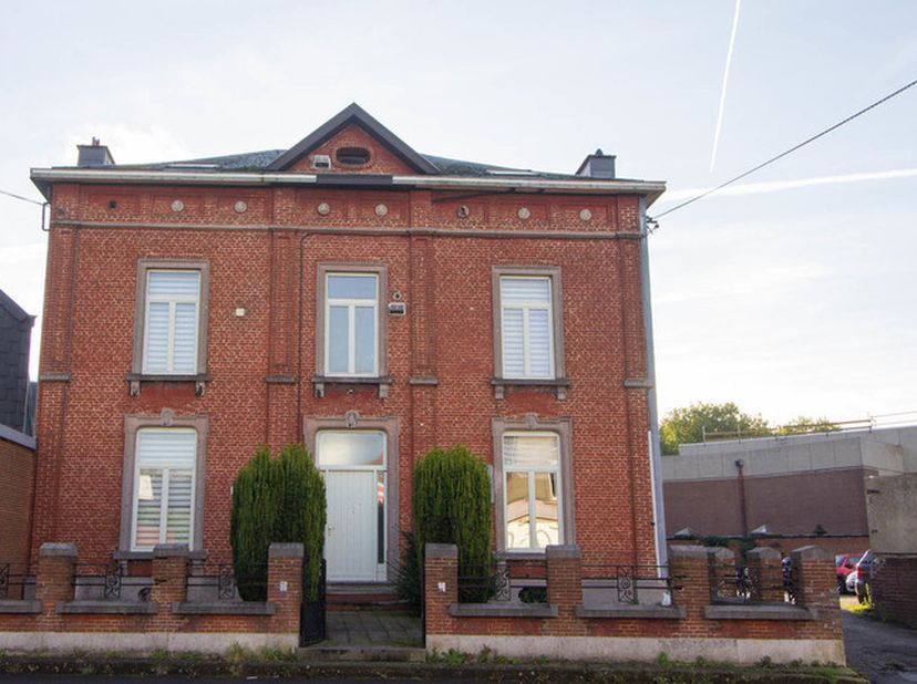 Appartement te huur
                    in 6032 Mont-sur-Marchienne