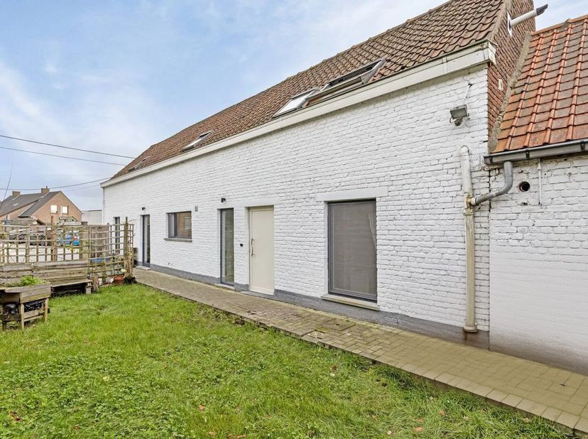 Kom en ontdek deze woning tijdens de Power-sale op maandag 31/03 van 17u30 tot 18u30, maak nu jouw afspraak! &lt;br /&gt;
Charmante instapklare halfopen won