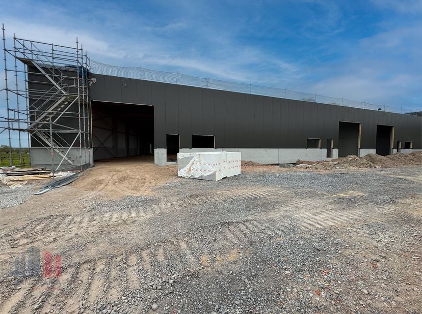 De nieuwe KMO-unit van 364 m² maakt deel uit van het nieuwbouw state-of-the-art bedrijvenpark &#039;&#039;MG PARK ARSELA&#039;&#039; bestaande uit 12 KMO-units te koop, m