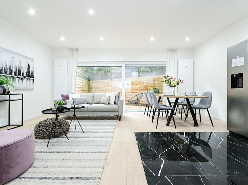 Tussen het Paduwaplein en het kerkhof van Brussel stelt Fierce Immo voor dit 3 slaapkamer appartement van 105 m² in zijn nieuwbouwproject in Evere, di