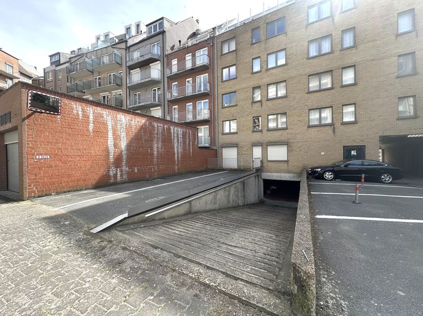 Garage à louer
                    à 8300 Knokke