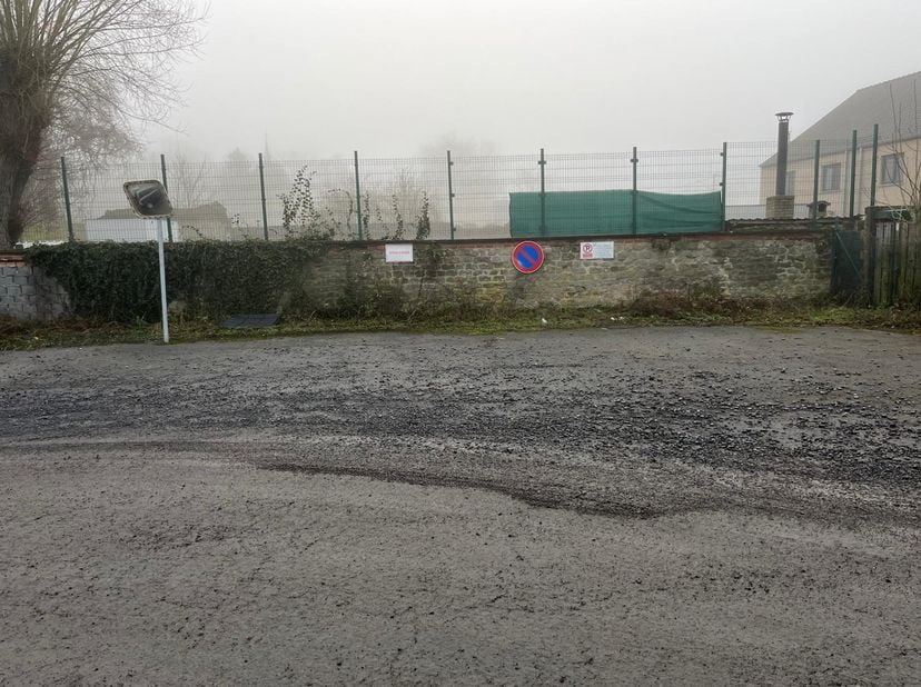Superbe emplacement de parking de 450m2 sur un site industriel.&lt;br /&gt;
&lt;br /&gt;
Pour plus d&#039;informations, n&#039;hésitez pas à nous consulter