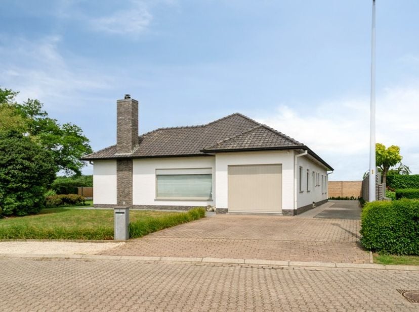 Vraagprijs: vanaf 445.000,000 euro!&lt;br /&gt;
&lt;br /&gt;
Ontdek deze sfeervolle en ruime gelijkvloerse woning gelegen op een prachtig perceel van maar liefst