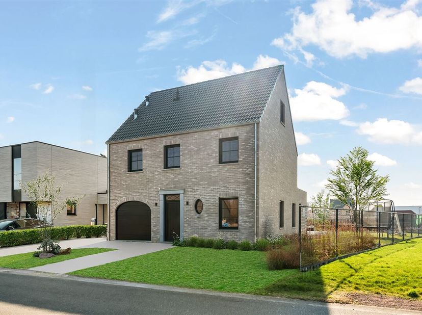 Zeer recente, ruime en energiezuinige woning&lt;br /&gt;
Belangrijkste troeven:&lt;br /&gt;
- Leuke, kindvriendelijke ligging&lt;br /&gt;
- Praktische indeling met mooi
