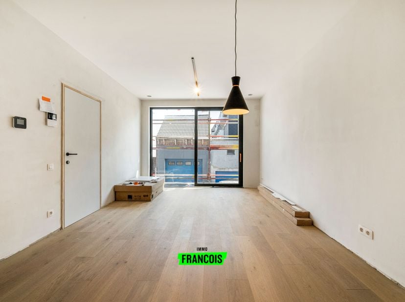 Dit appartement met één slaapkamer is gelegen in een kleinschalige nieuwbouwresidentie nabij de Spuikom te Bredene. Deze rustige ligging biedt u alle
