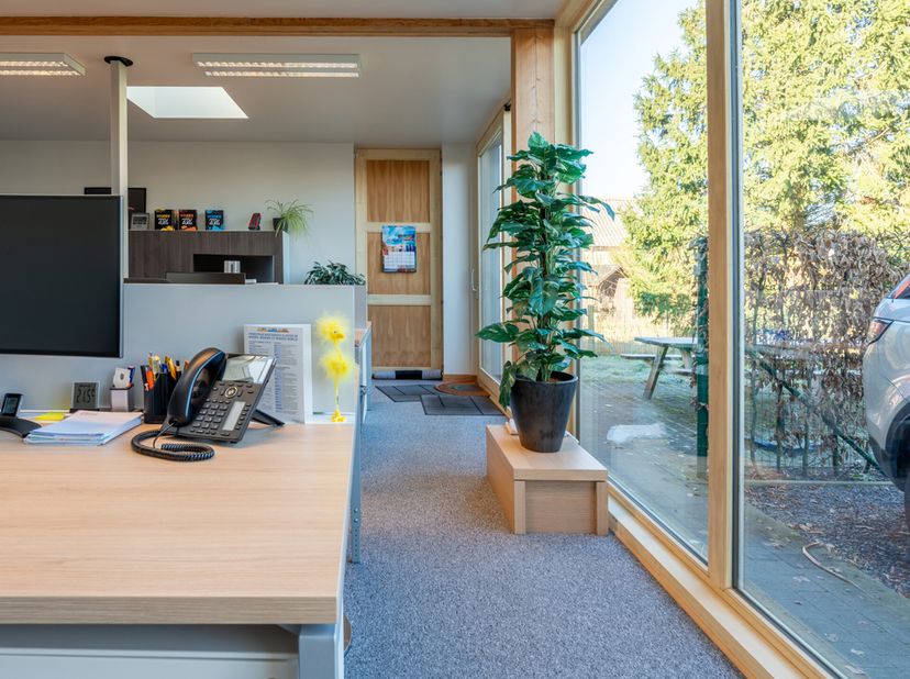 Op zoek naar een unieke locatie die werk en wooncomfort combineert? Of gewoon op zoek naar een grotere kantoorruimte met moderne uitstraling. Dit mode