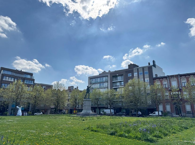 Ruim 2-slaapkamerappartement met twee terrassen in het groene hartje Roeselare &lt;br /&gt;
Op zoek naar een comfortabel en centraal gelegen appartement in