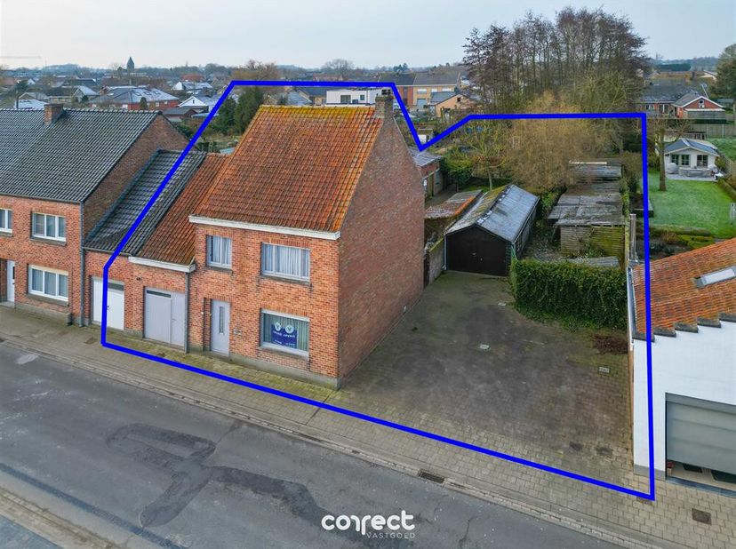Woning en bouwgrond gelegen op een rustige ligging.&lt;br /&gt;
STARTPRIJS: Elk bod boven deze startprijs, wordt voorgelegd aan de eigenaars, die al dan nie