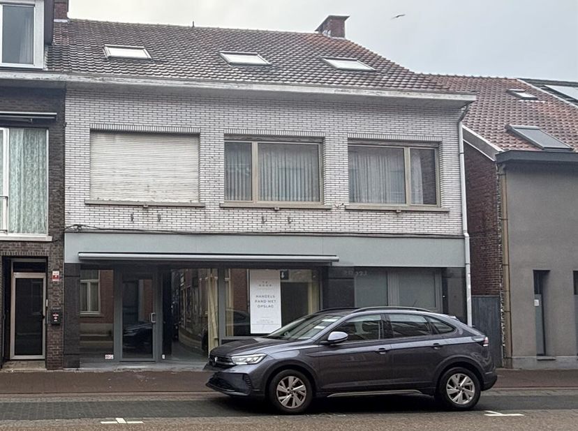 Bien professionnel à louer
                    à 2370 Arendonk